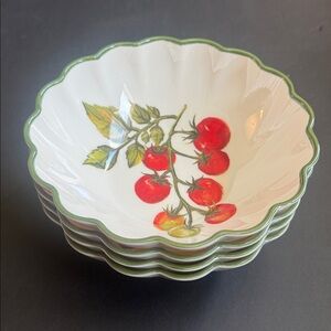 HOME & GARDEN Scalloped Edges Tomatoes On A Vine Melamine 4pc Bowl Set
